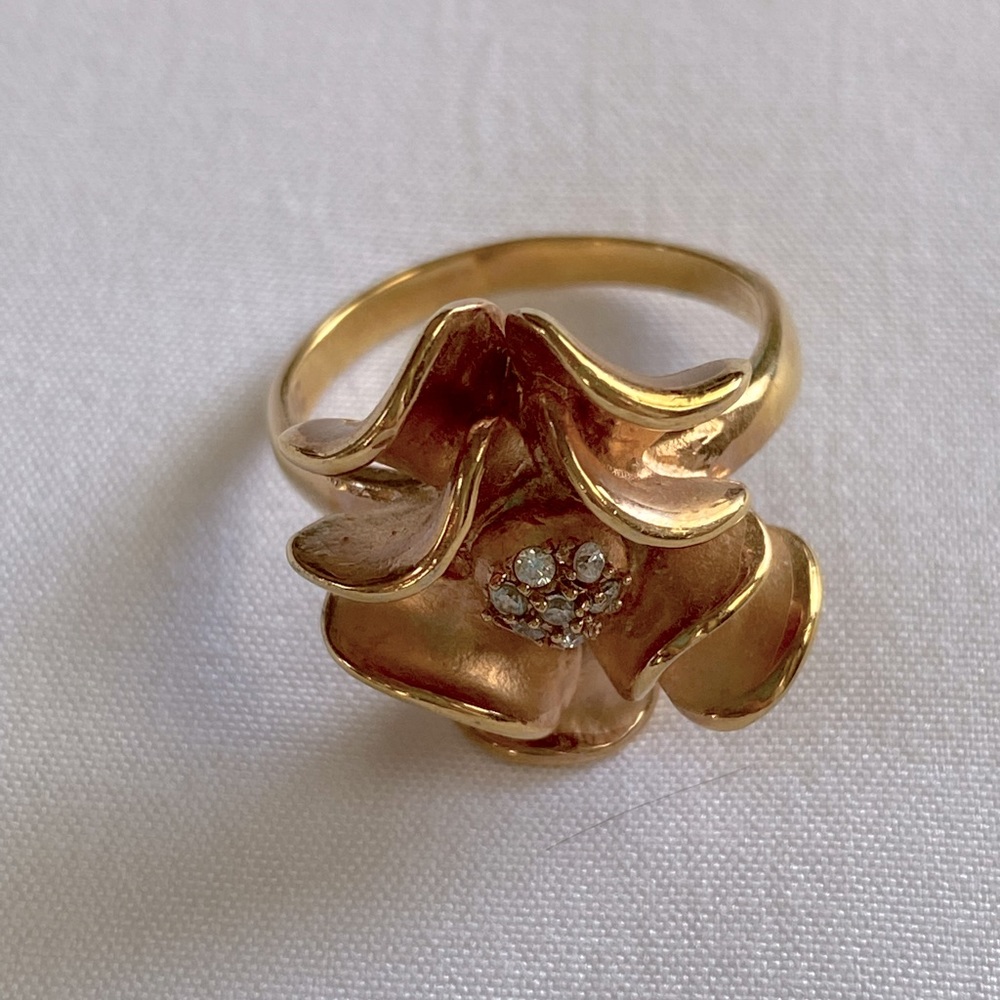 RSC Gold Flower Ring